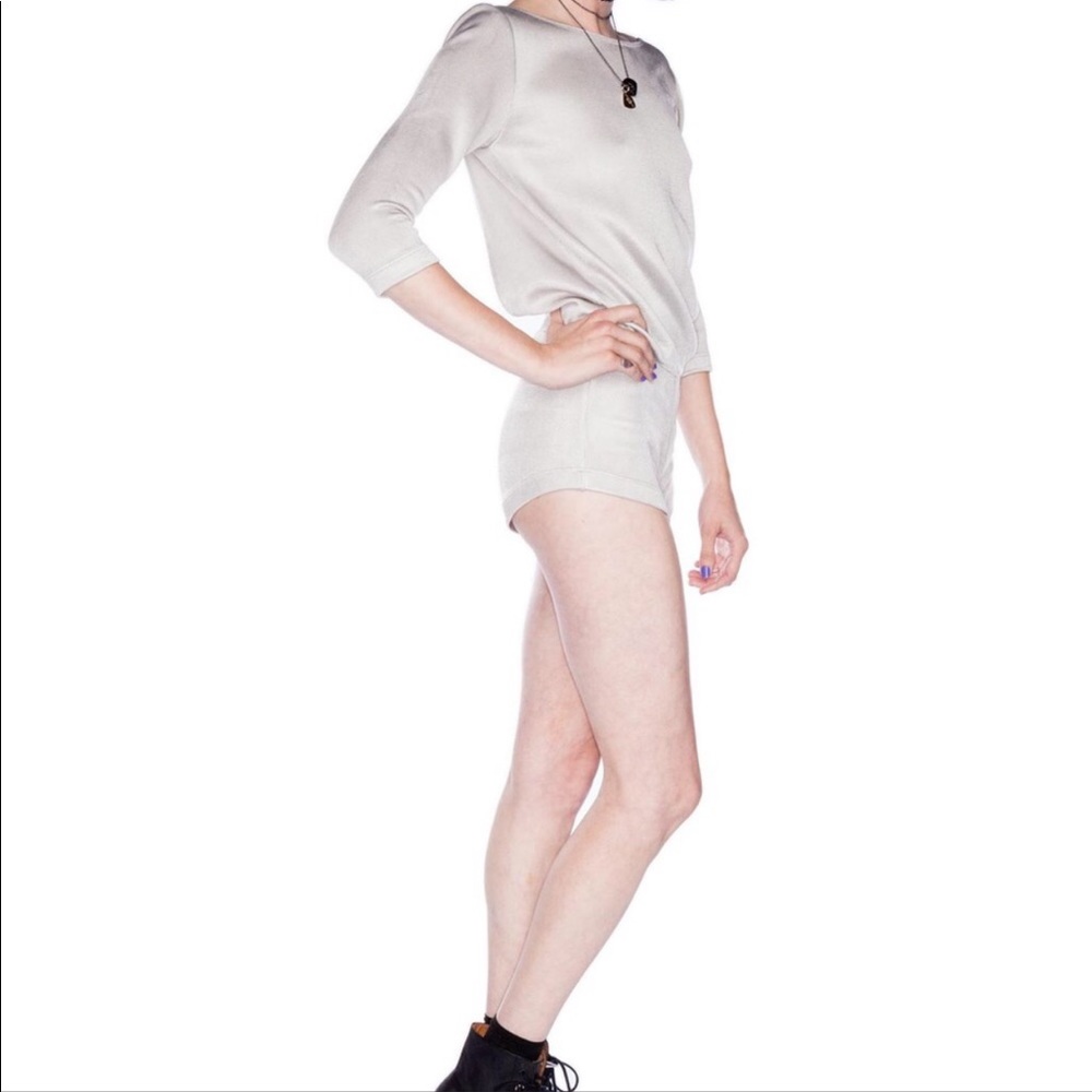 Again Savage backless shorts romper - Picture 4 of 7